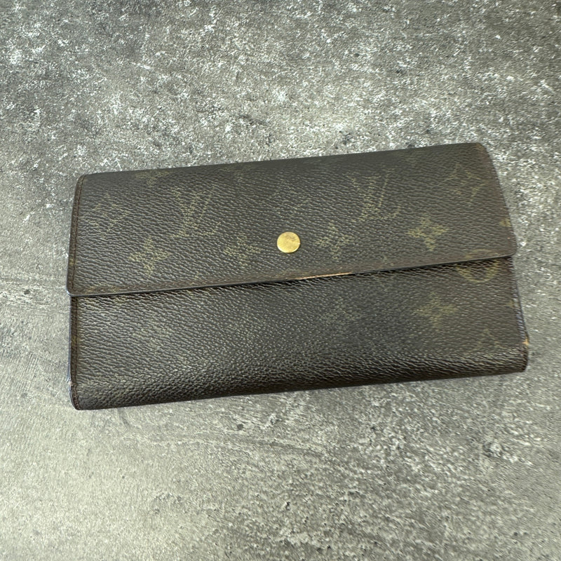 Women's Monogram Sarah Wallet Brown