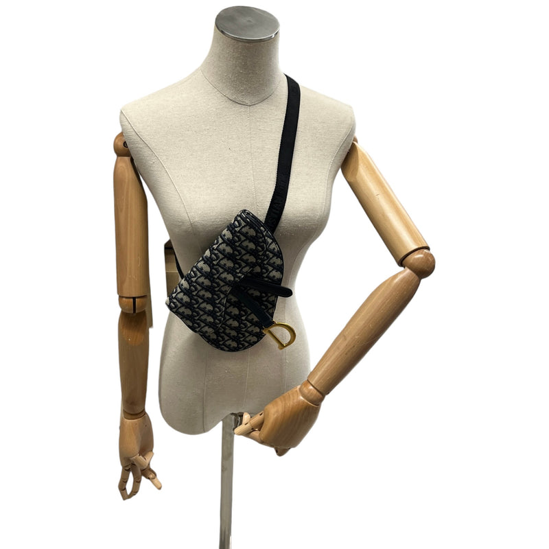 Women's Oblique Saddle Belt Bag Navy