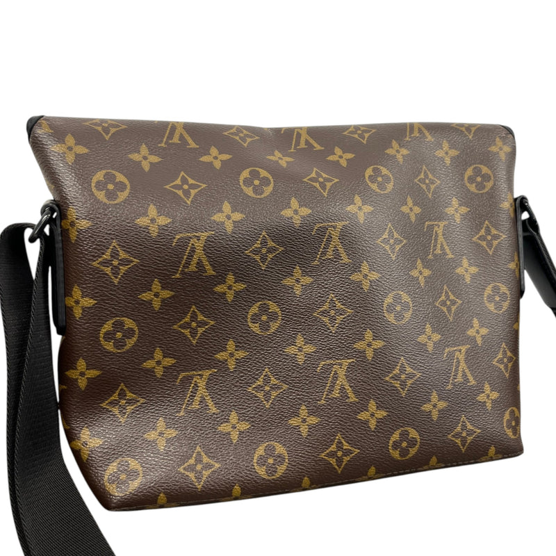 Men's Monogram Magnetic Messenger Bag Brown