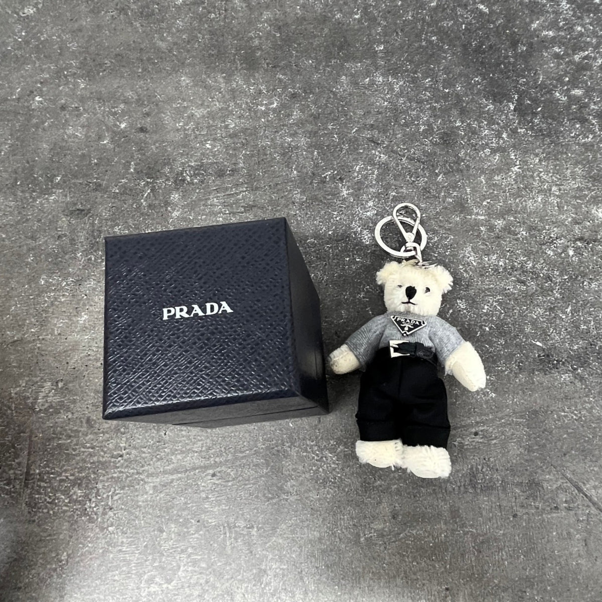 Women's Plaque Logo Teddy Keyring Cream - Photo 10