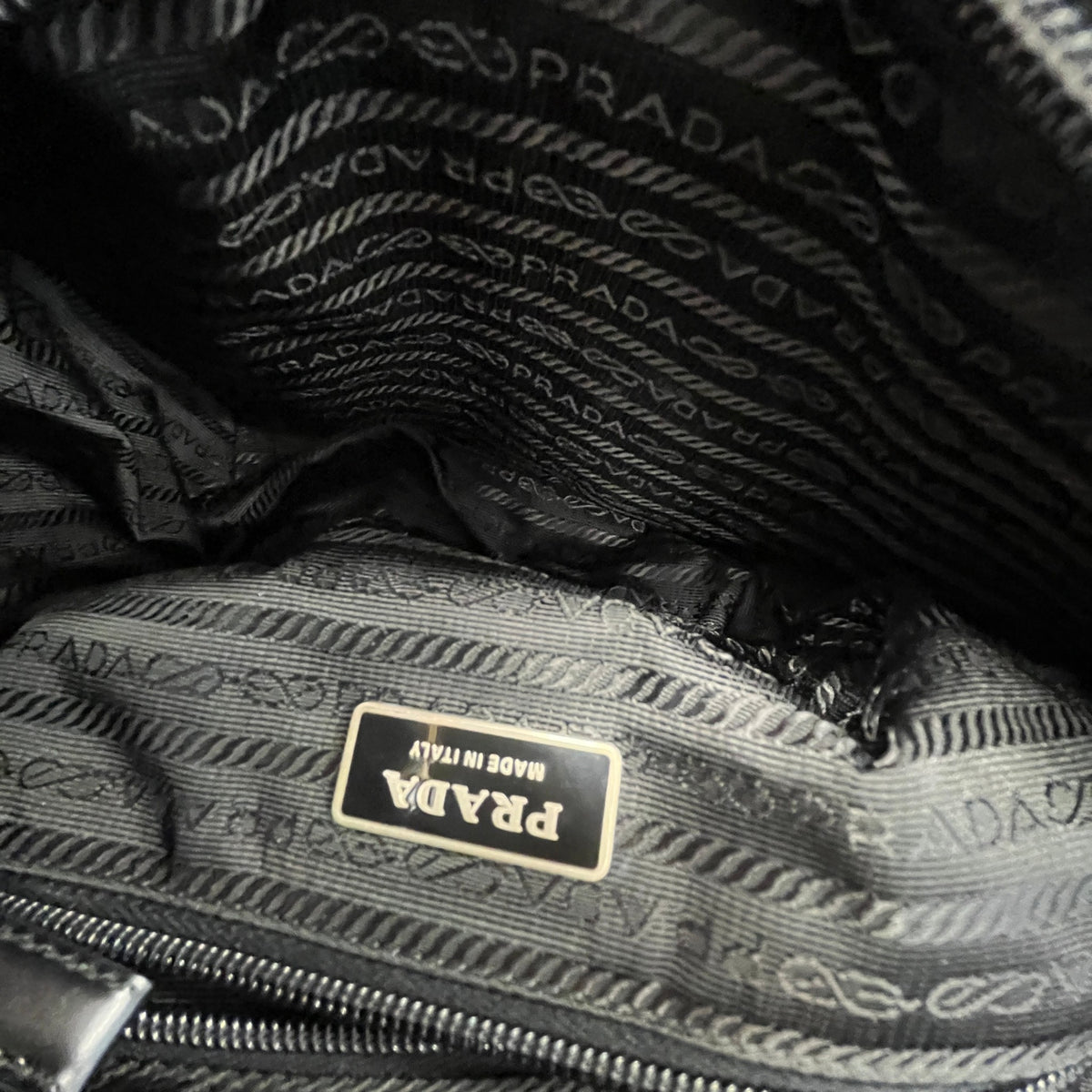 Men's Re-Nylon Plaque Logo Messenger Bag Black - Photo 12