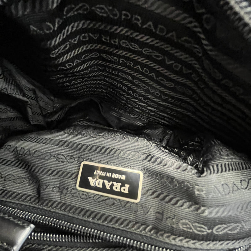 Men's Re-Nylon Plaque Logo Messenger Bag Black