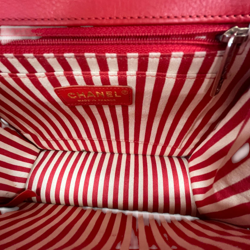 Women's Small Chevron Flap Crossbody Bag Red