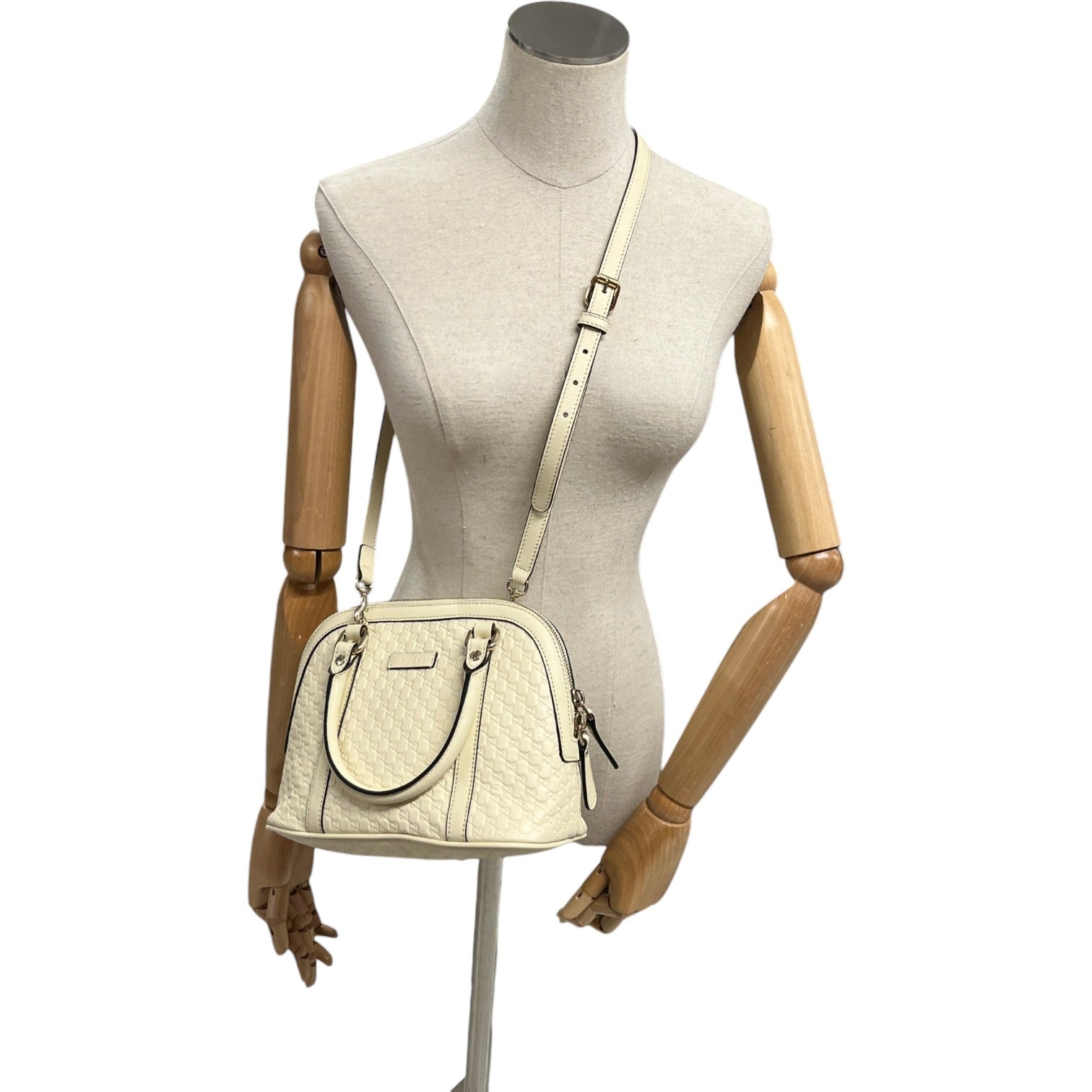 Women's Mini Microguccissima Bag Cream - Photo 2
