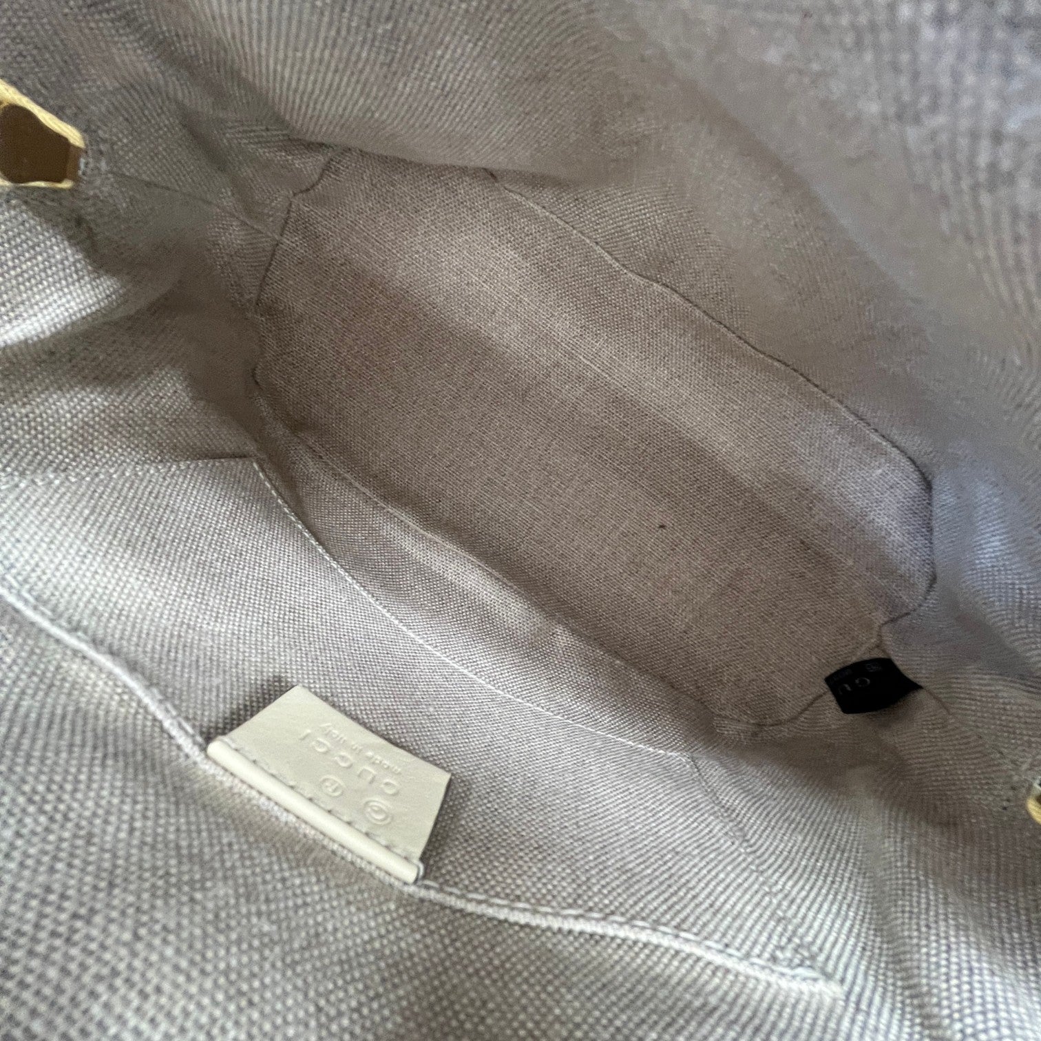 Women's Mini Microguccissima Bag Cream - Photo 12