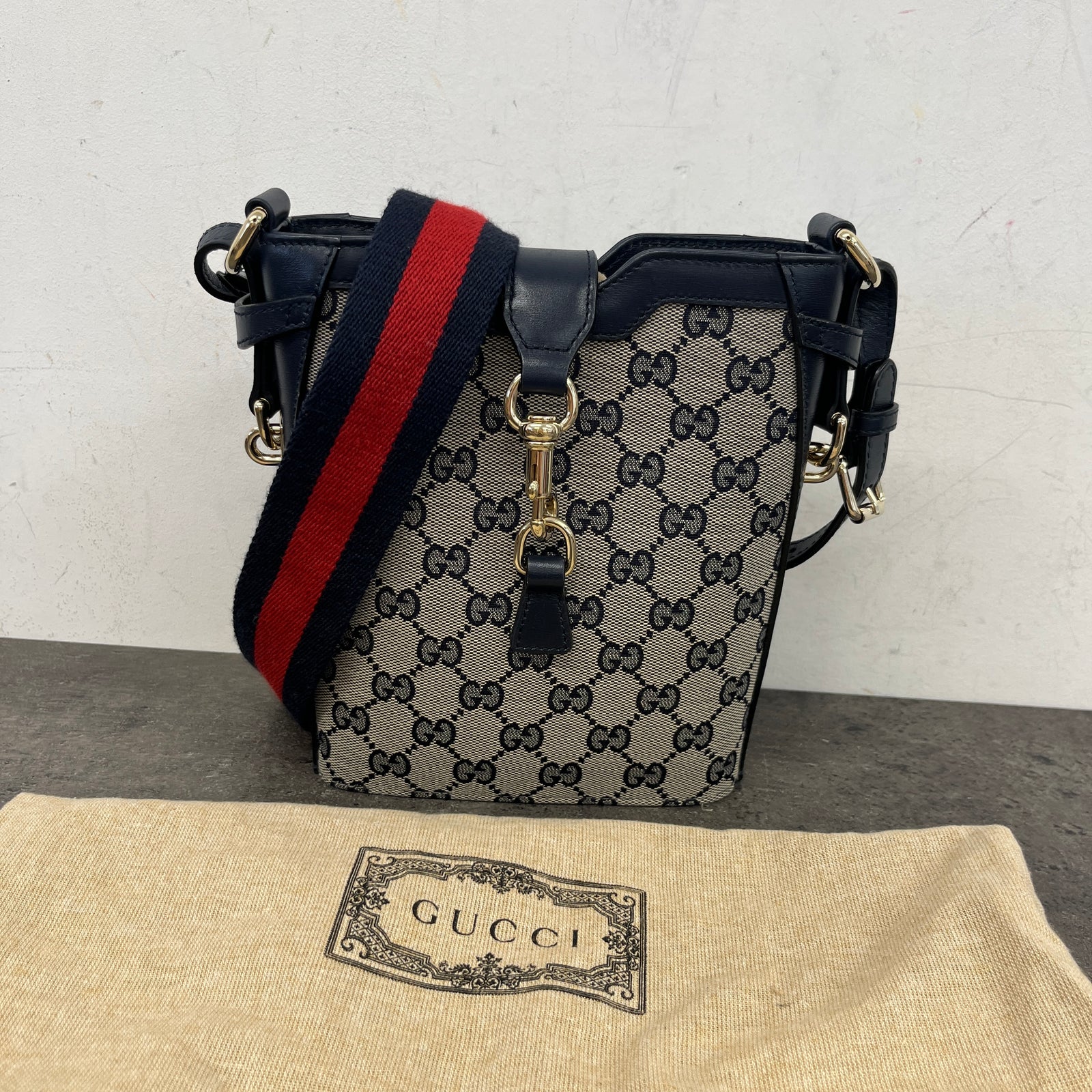 Women's GG Supreme Bucket Crossbody Bag Navy - Photo 11