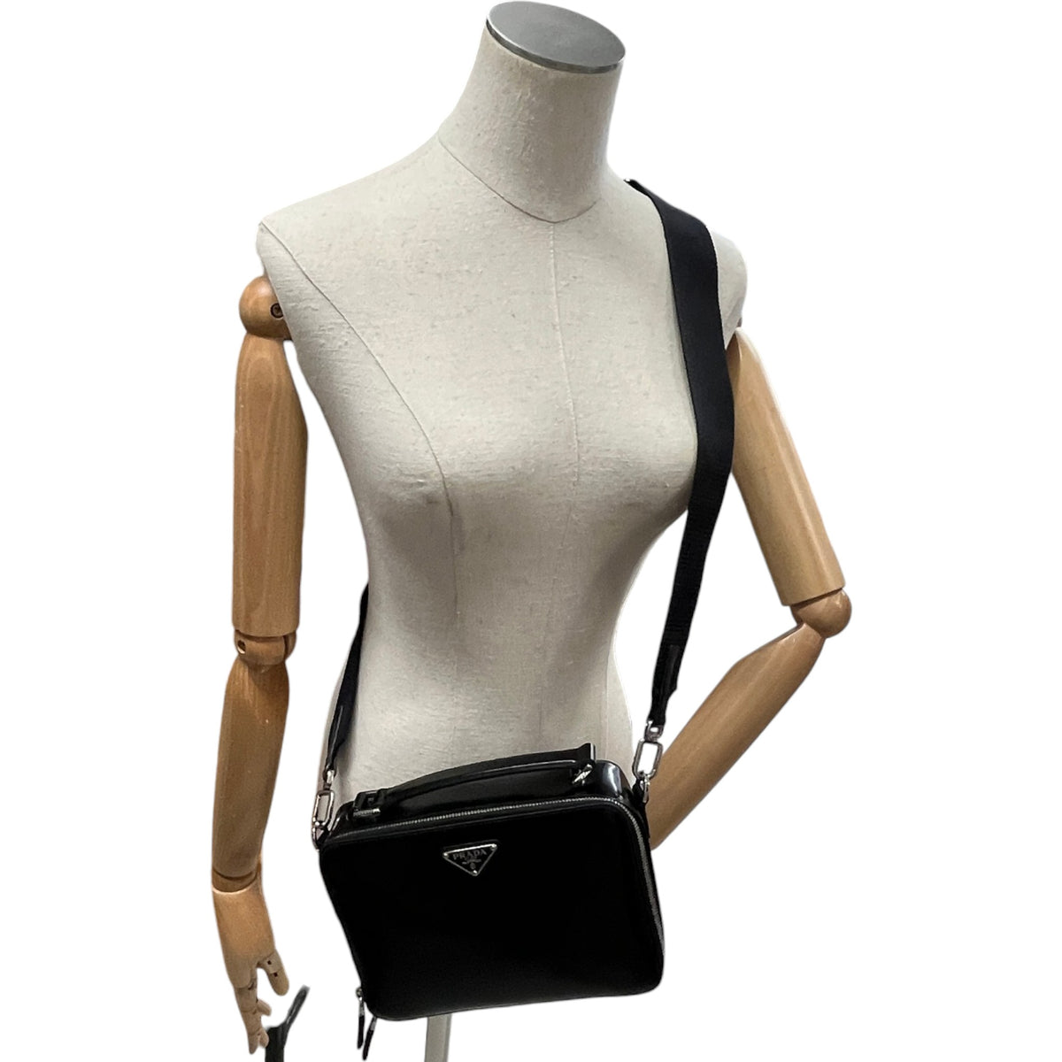Women's Brique Handbag Black - Photo 2