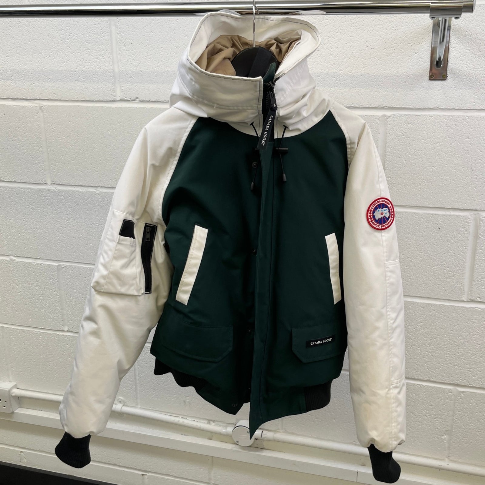 Chilliwack Unisex Bomber Down Jacket Green Size XS - Photo 9