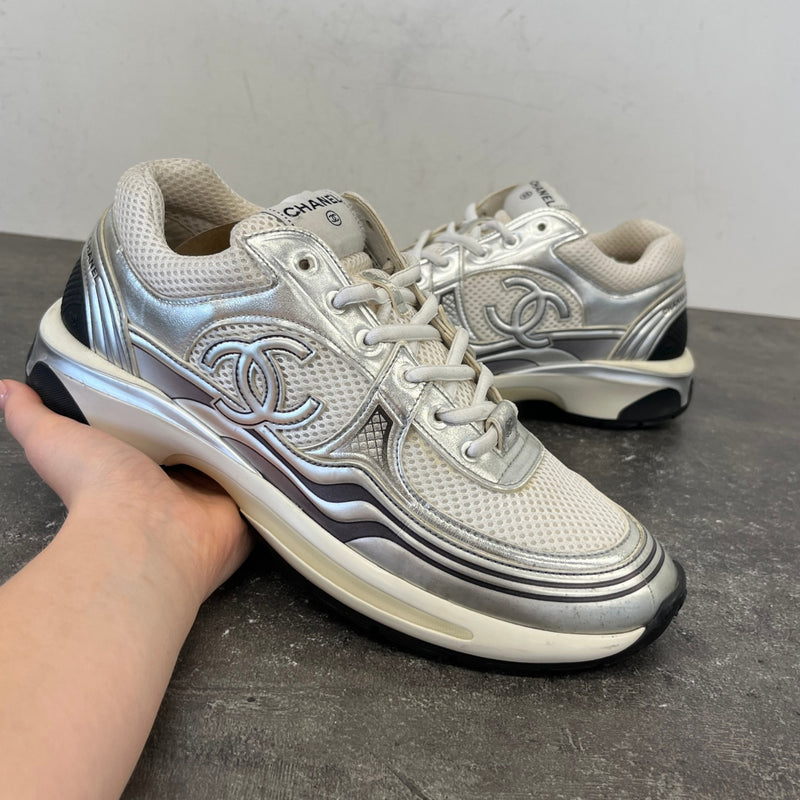 Women's Cc Metallic Runner Low Trainers Silver Size EU 41 / UK 8