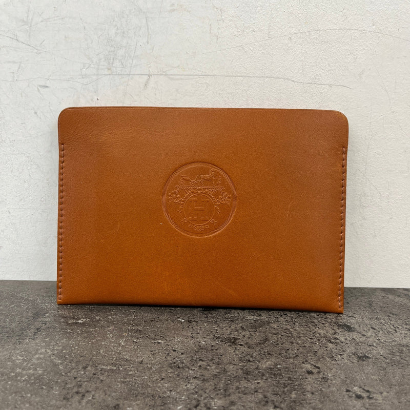 Women's Leather Logo Passport Holder Brown