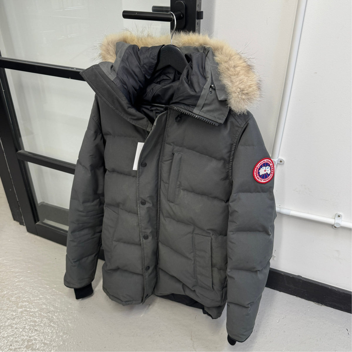 Men's Wyndham Parka Down Jacket Grey Size M - Photo 7