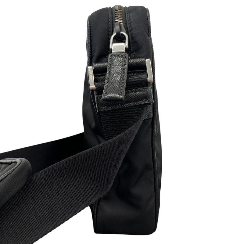 Men's Re-Nylon Plaque Logo Messenger Bag Black