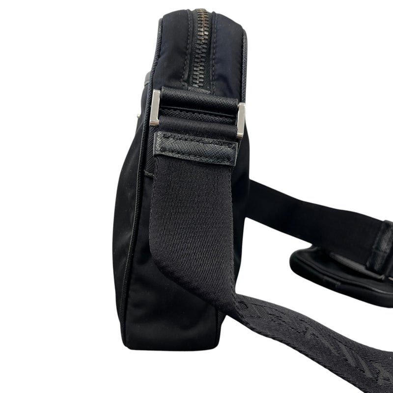 Men's Re-Nylon Plaque Logo Messenger Bag Black
