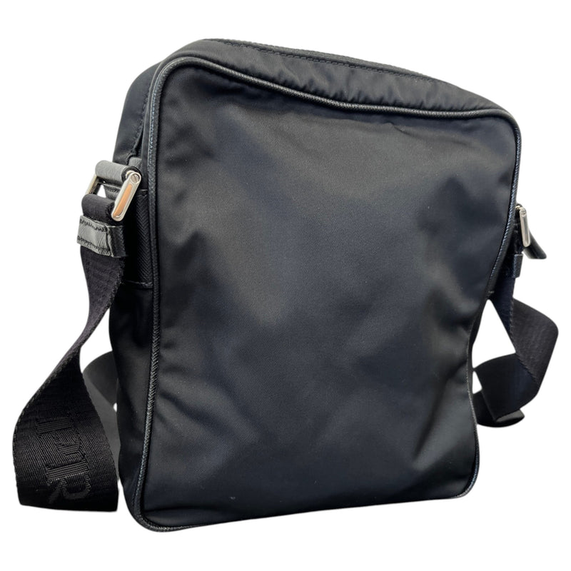 Men's Re-Nylon Plaque Logo Messenger Bag Black