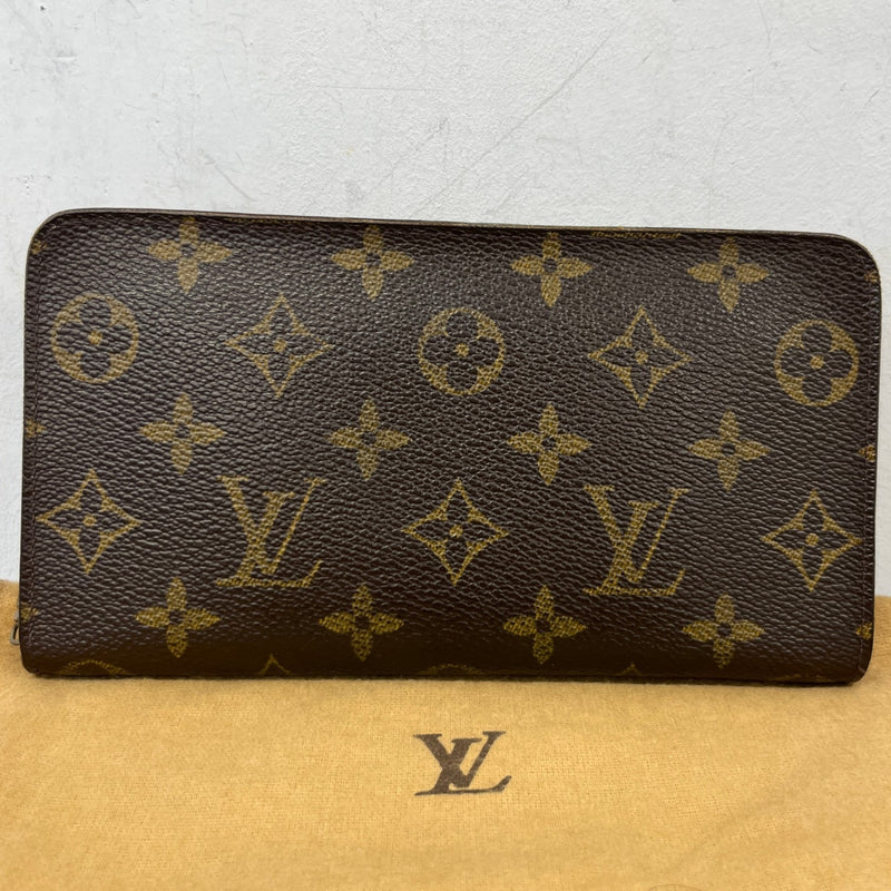 Women's Zippy Wallet Brown