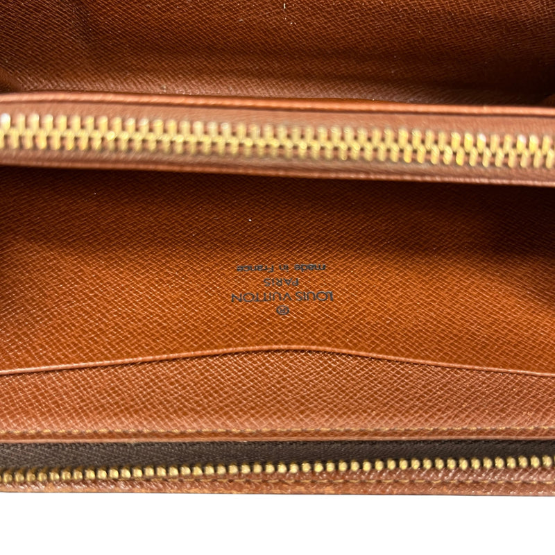 Women's Zippy Wallet Brown