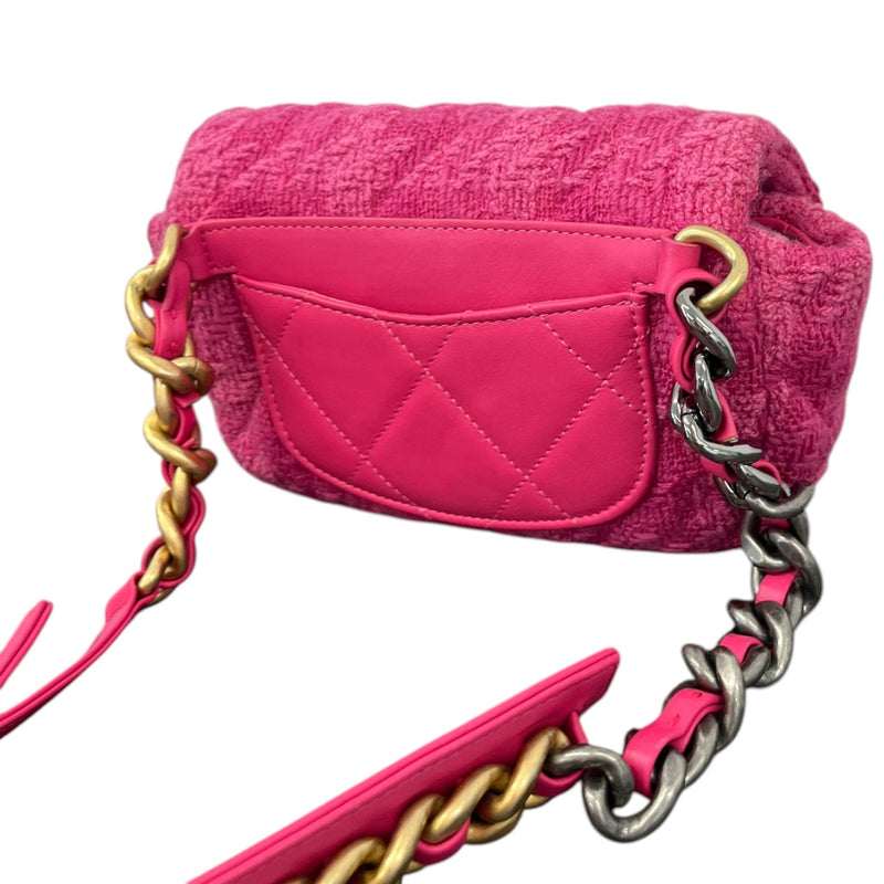 Women's Chanel 19 Belt Bag Pink