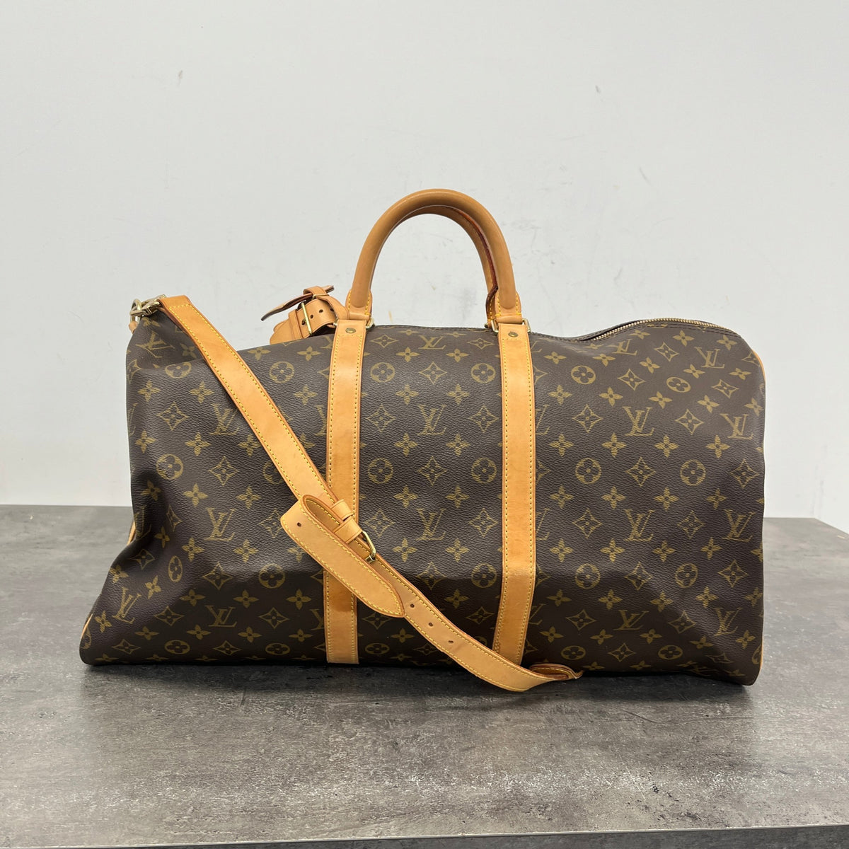 Women's Monogram Keepall Bandoulière 55 Travel Bag Brown - Photo 11