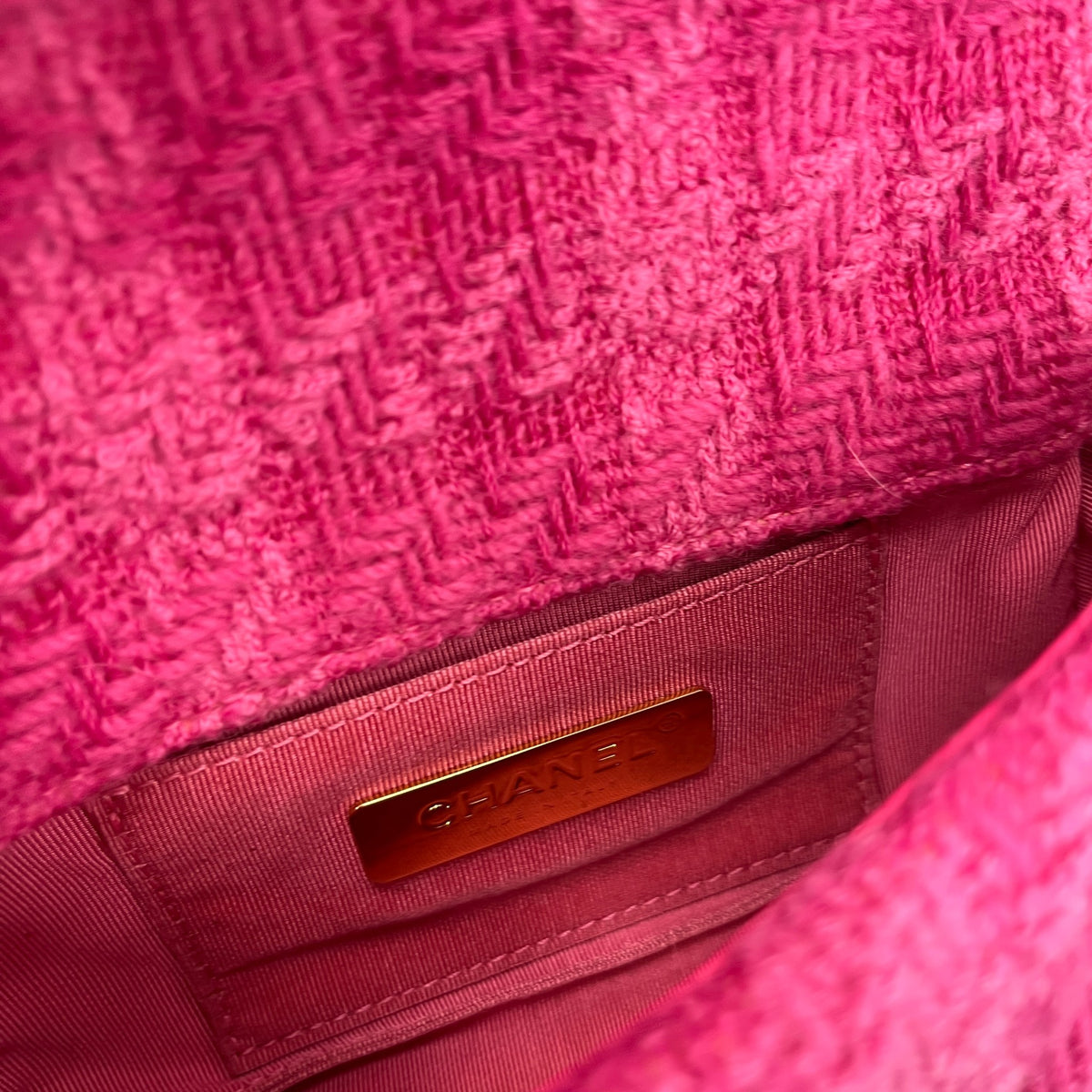 Women's Chanel 19 Belt Bag Pink - Photo 10