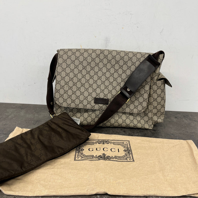 Men's GG Supreme Changing Baby Travel Bag Beige