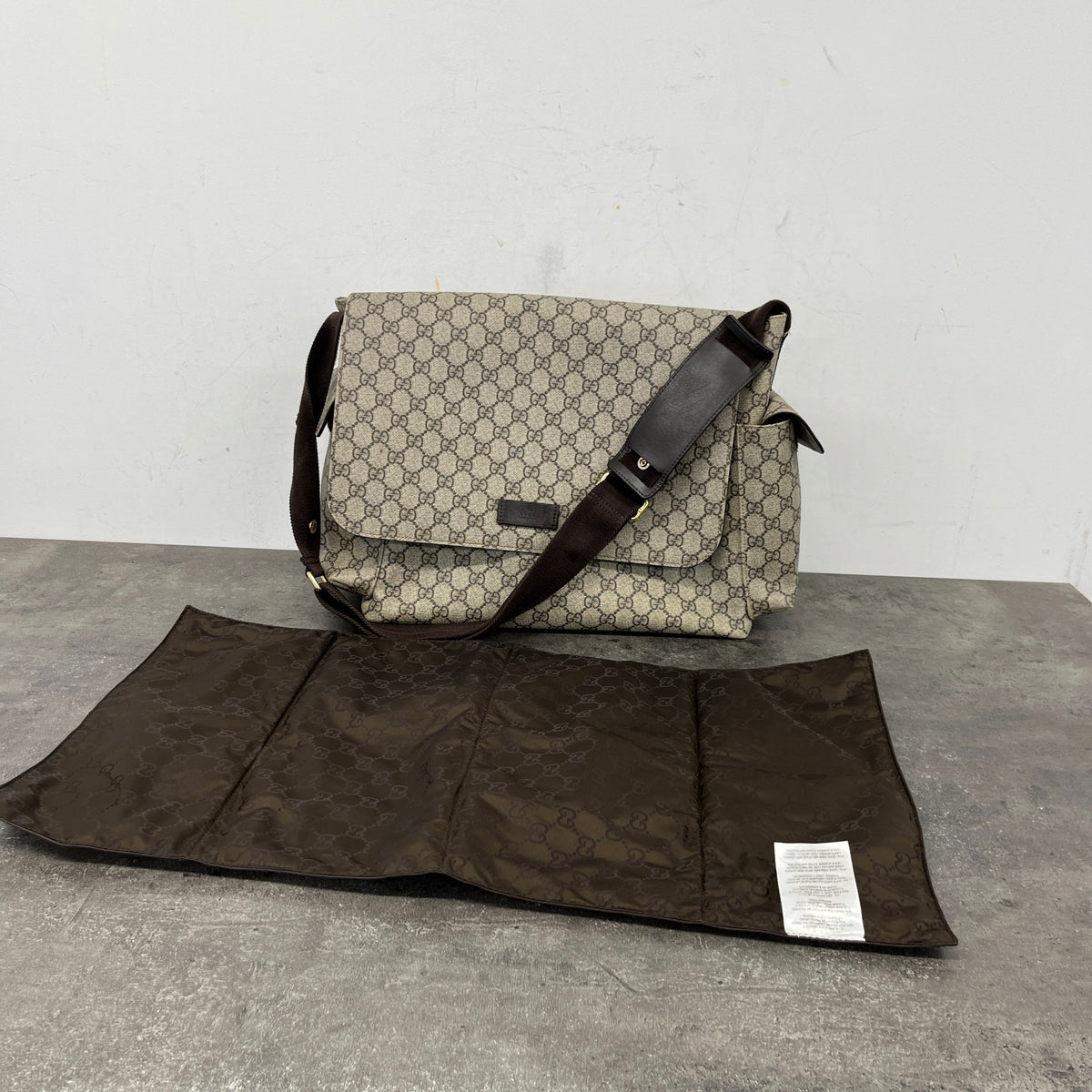 Men's GG Supreme Changing Baby Travel Bag Beige - Photo 21