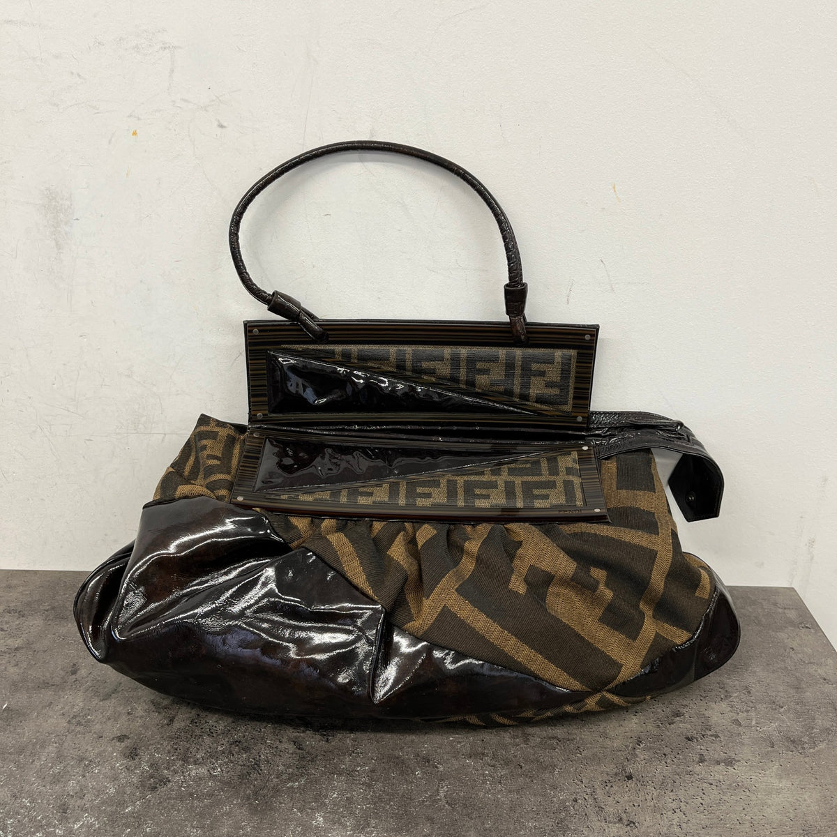 Women's Tobacco Zucca Convertible Handbag Brown - Photo 12