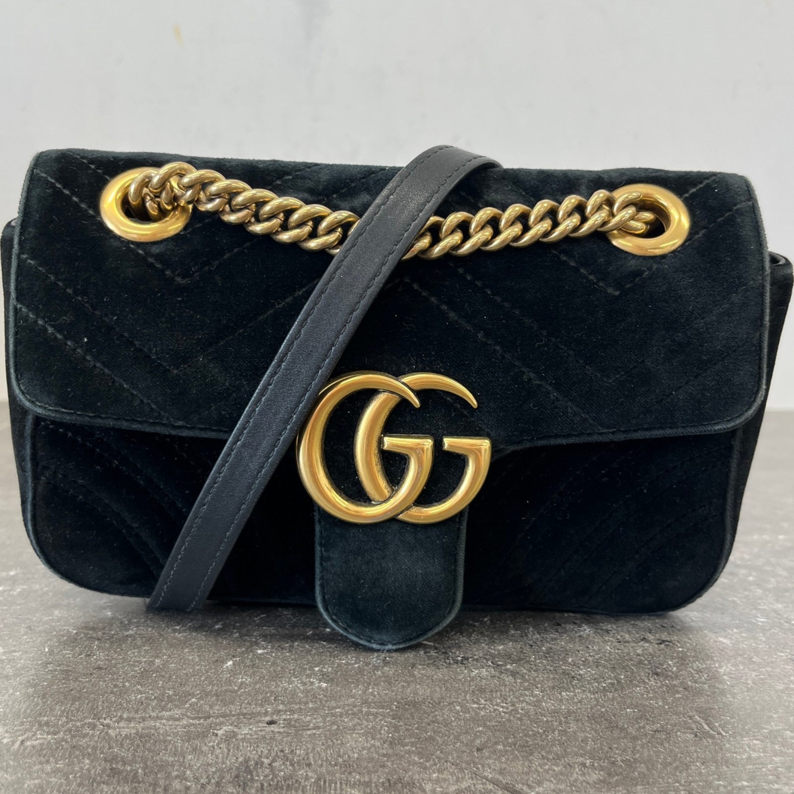 Women's Gg Marmont Velvet Small Bag Black - Photo 12