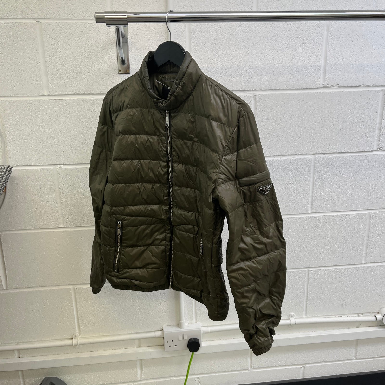 Men's Logo Plaque Military Quilted Nylon Down Jacket Green Size L - Photo 9