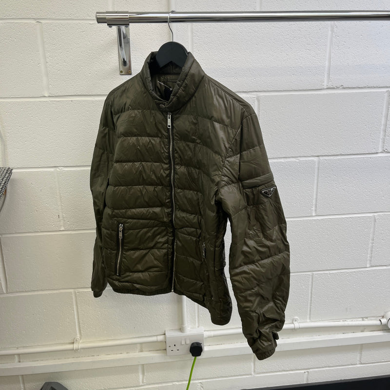Men's Logo Plaque Military Quilted Nylon Down Jacket Green Size L