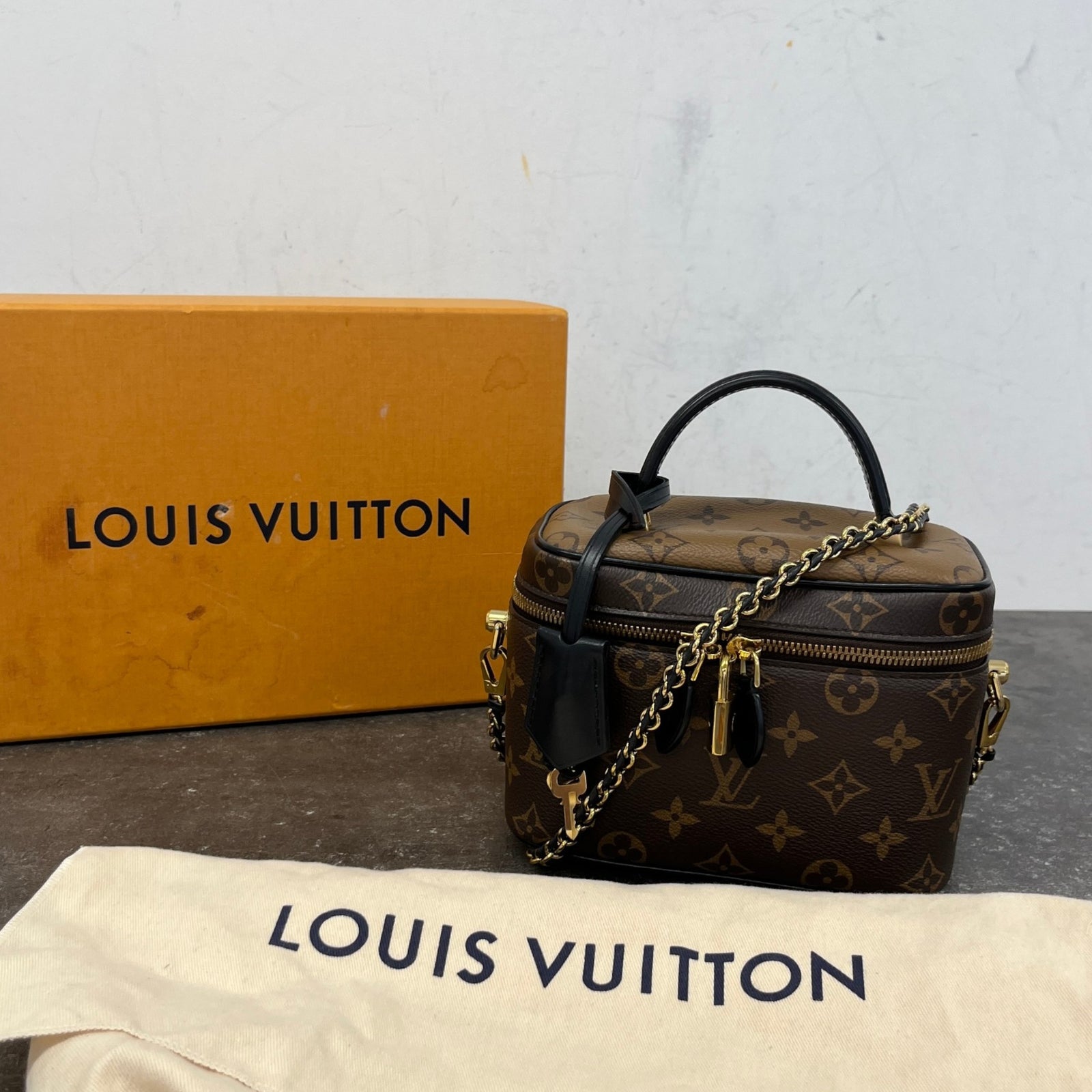 Women's Monogram Reverse Vanity PM Handbag Brown - Photo 13