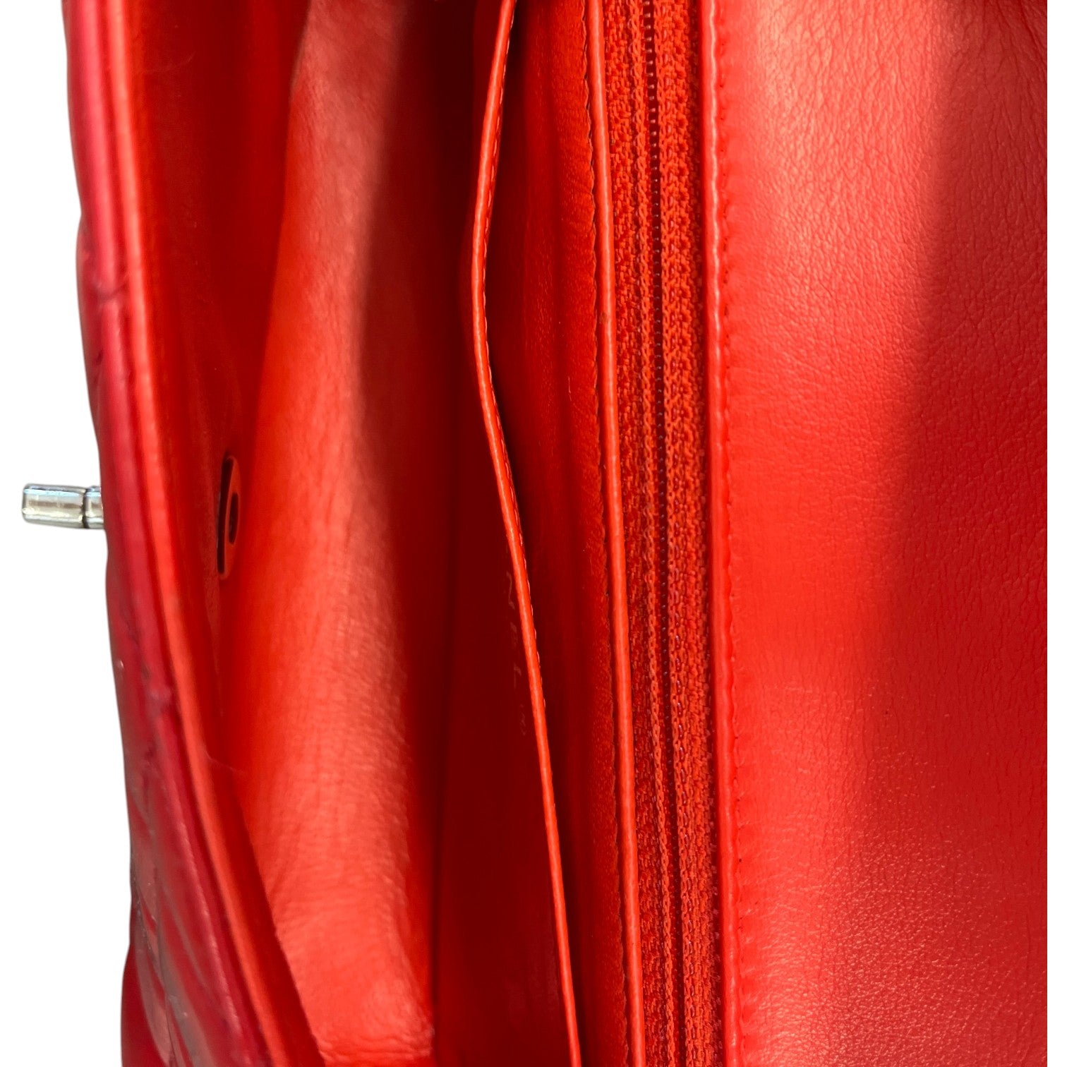 Women's Small Classic Flap Bag Red - Photo 12