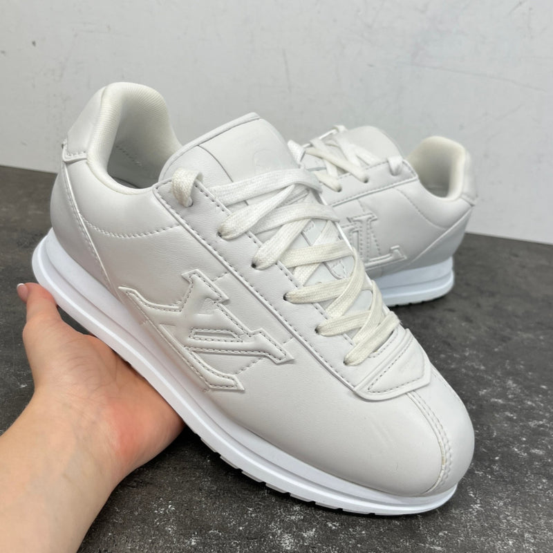 Men's Lv Buttersoft Low Trainers White Size EU 40.5 / UK 6.5