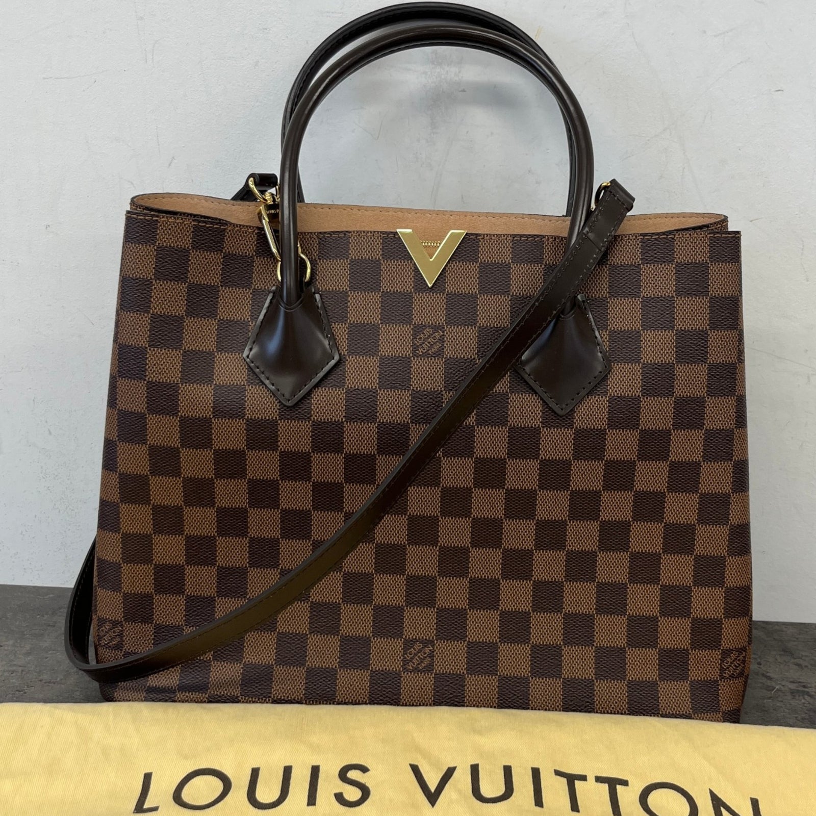 Women's Damier Ebene Kensington Handbag Brown - Photo 13