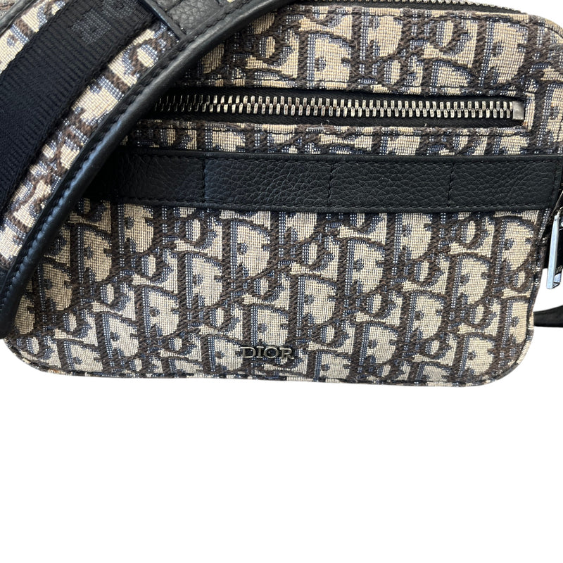 Men's Safari Oblique Messenger Bag Navy
