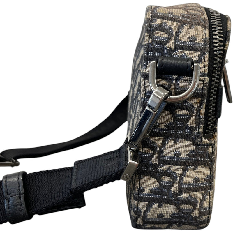 Men's Safari Oblique Messenger Bag Navy