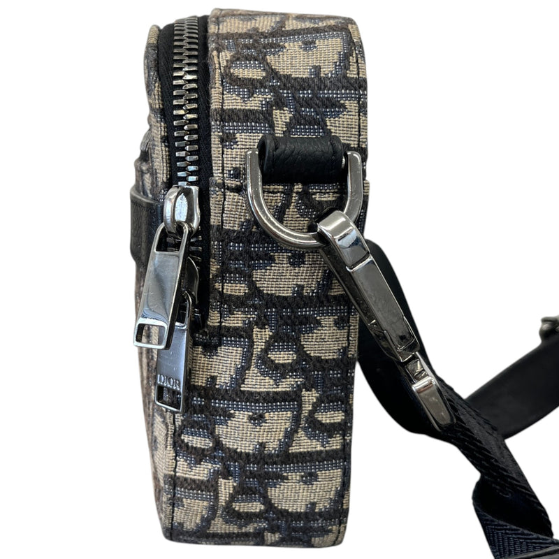 Men's Safari Oblique Messenger Bag Navy
