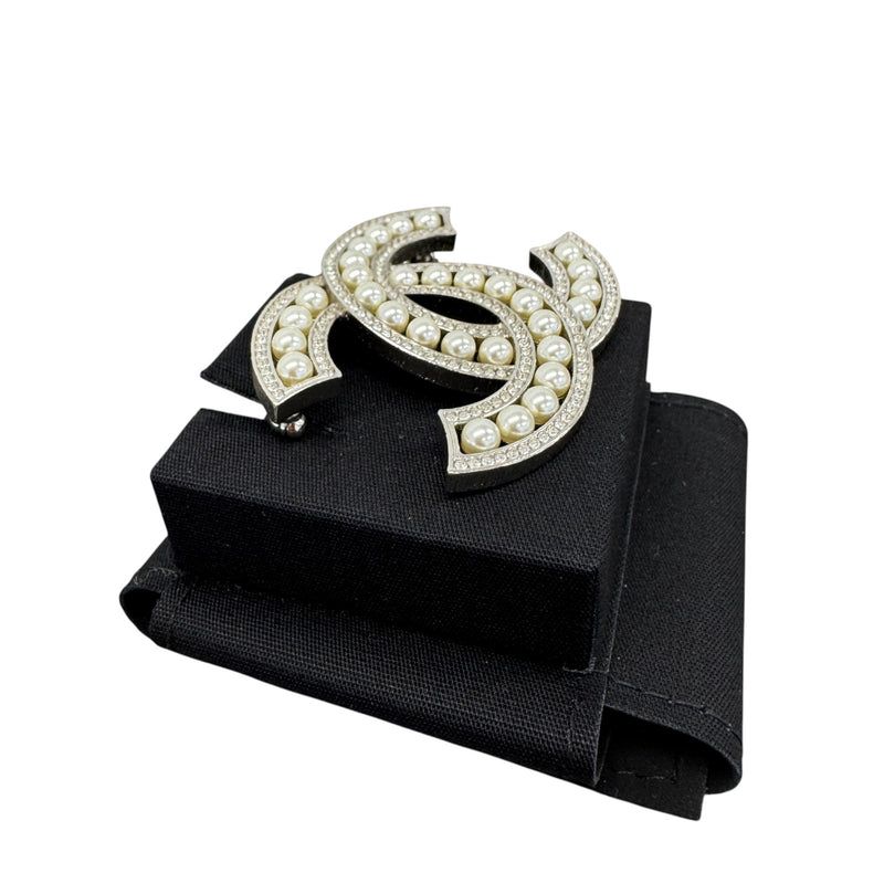 Women's Cc Logo Pear Brooch Silver