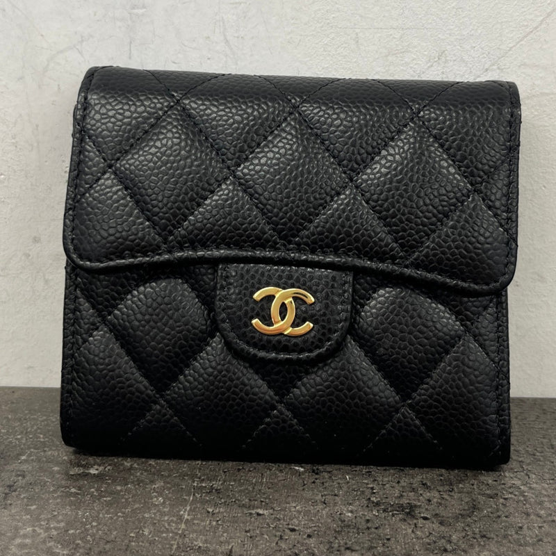 Women's Classic Small Flap Wallet Black