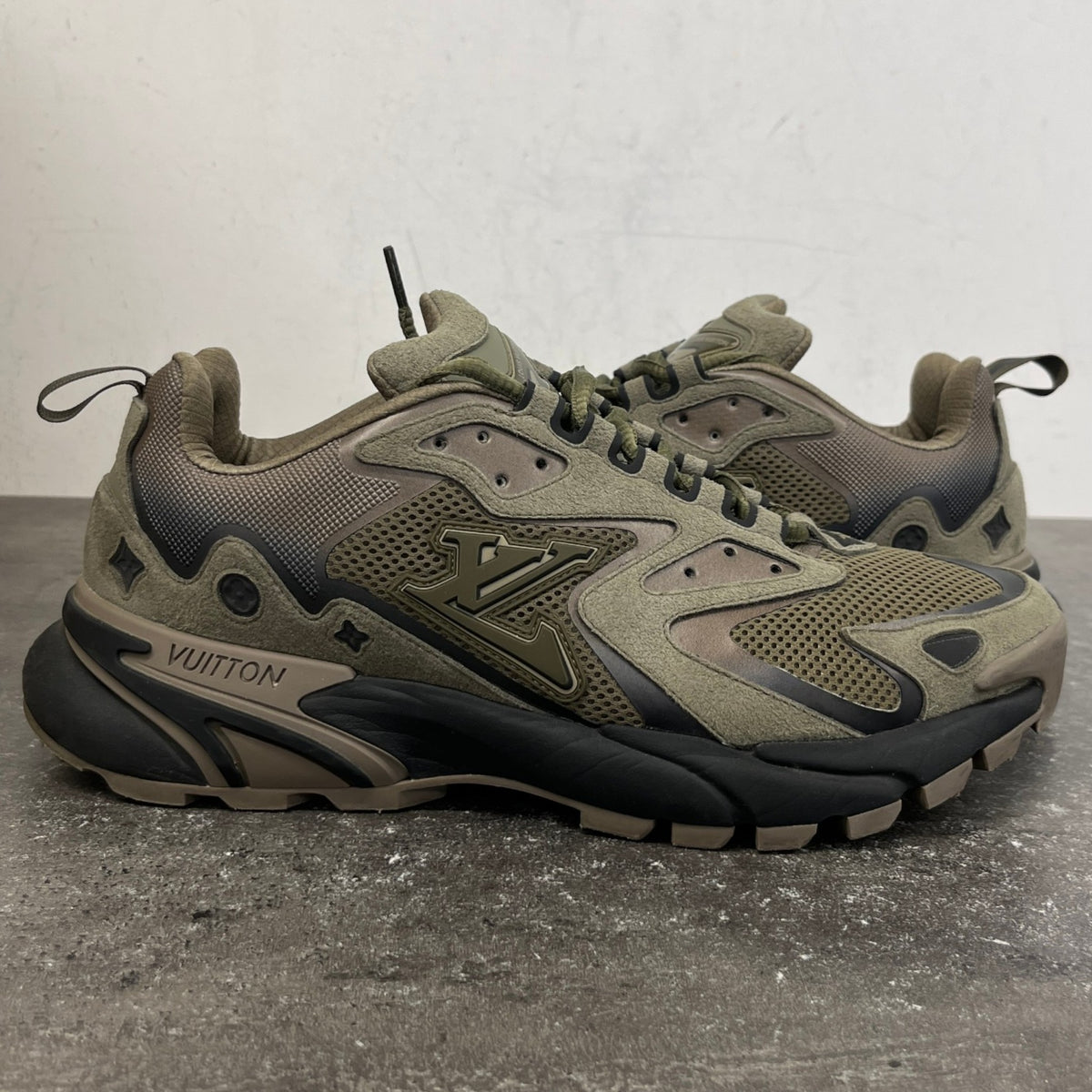 Men's LV Tatic Runner Low Trainers Khaki Size UK 7.5 / EU 41.5 - Photo 12