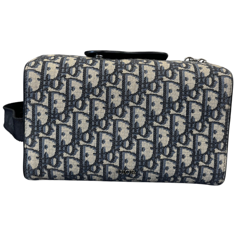 Women's Lingot 22 Toiletry Bag Navy