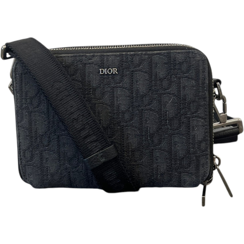 Men's Oblique Jacquard Zipped Bag Black