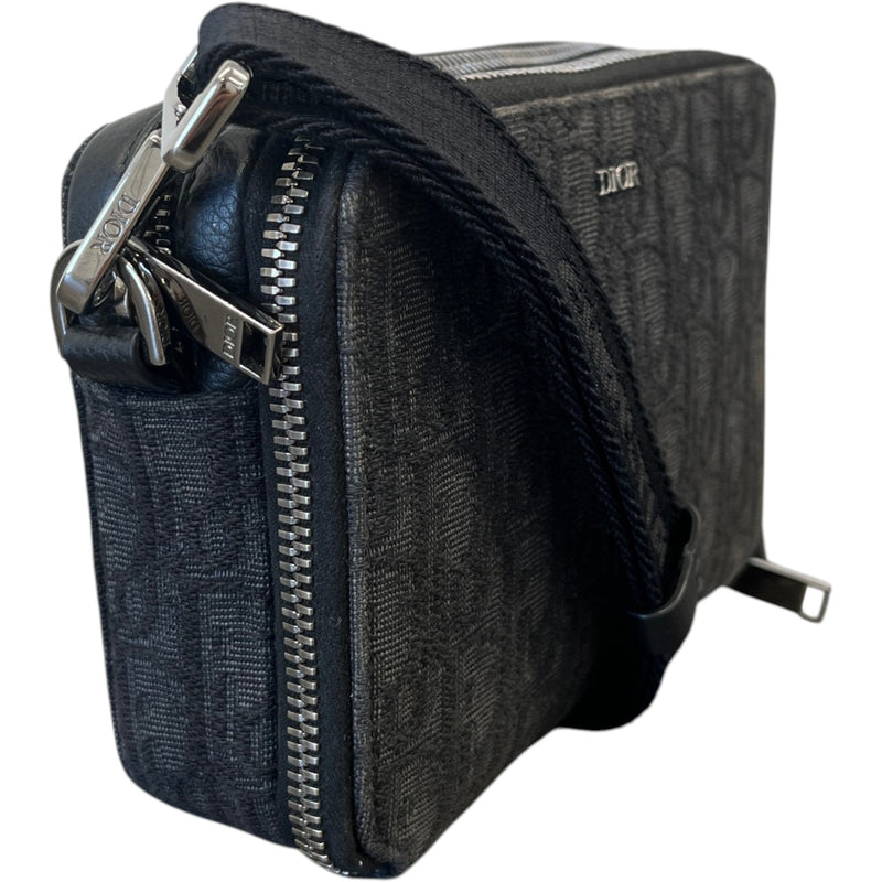 Men's Oblique Jacquard Zipped Bag Black