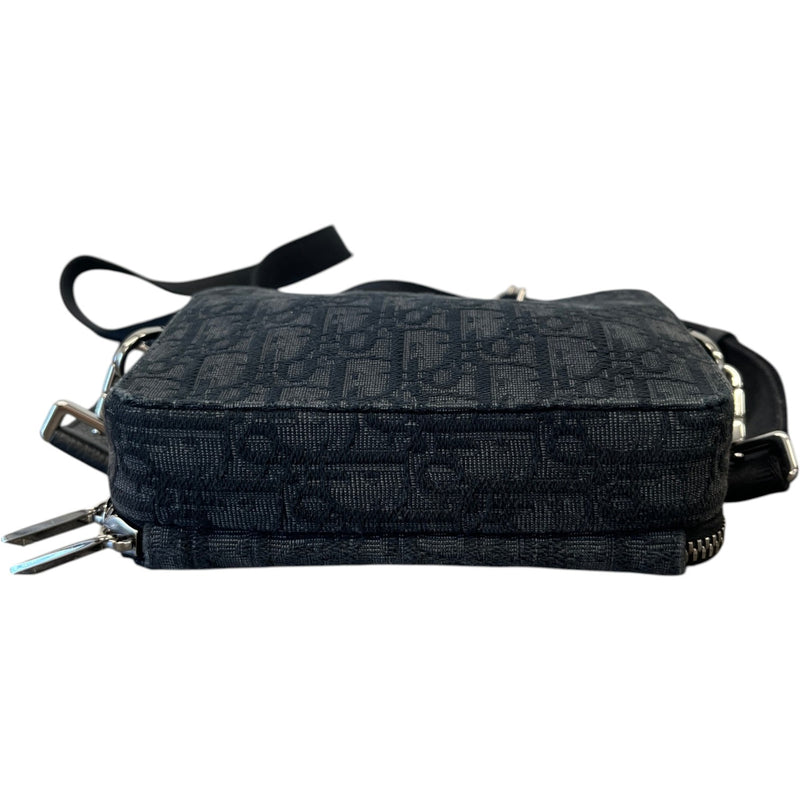 Men's Oblique Jacquard Zipped Bag Black