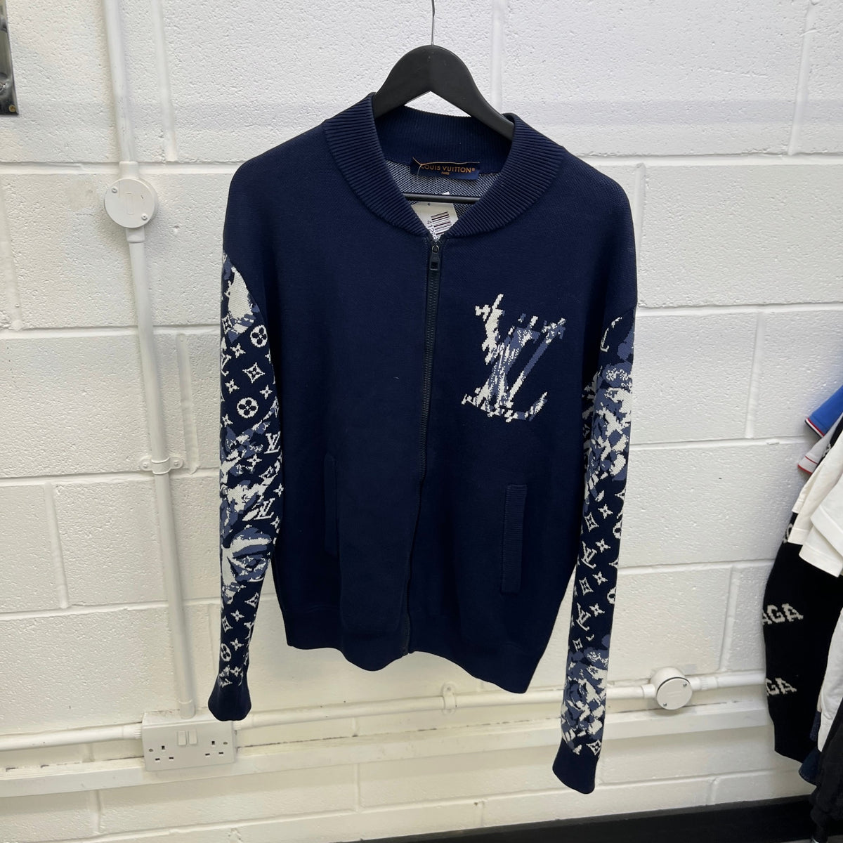 Men's Monogram LV Intarsia Jacket Navy Size M - Photo 7