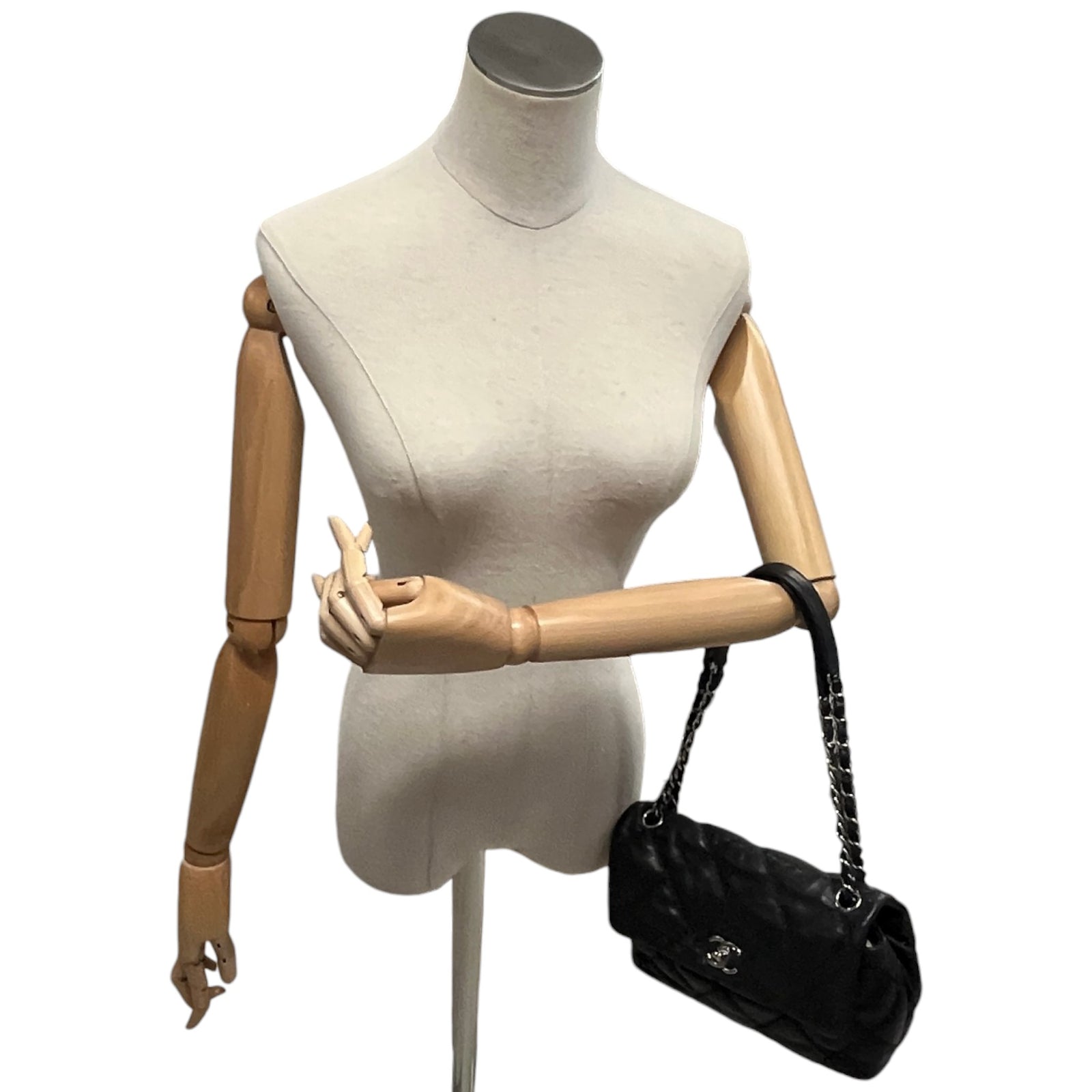 Women's Love Me Tender Small Flap Handbag Black - Photo 2