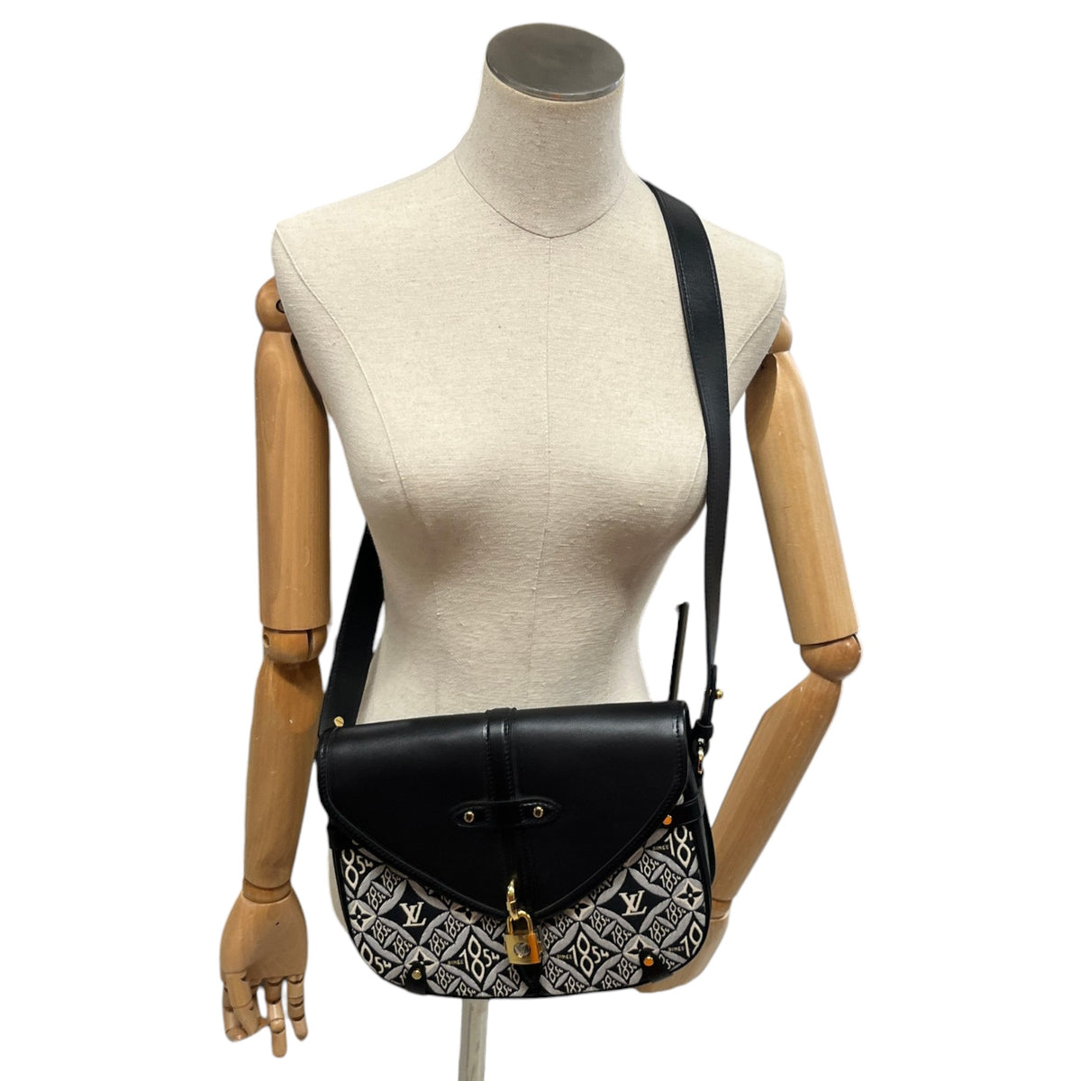 Women's Neo Saumur MM Crossbody Bag Black - Photo 2