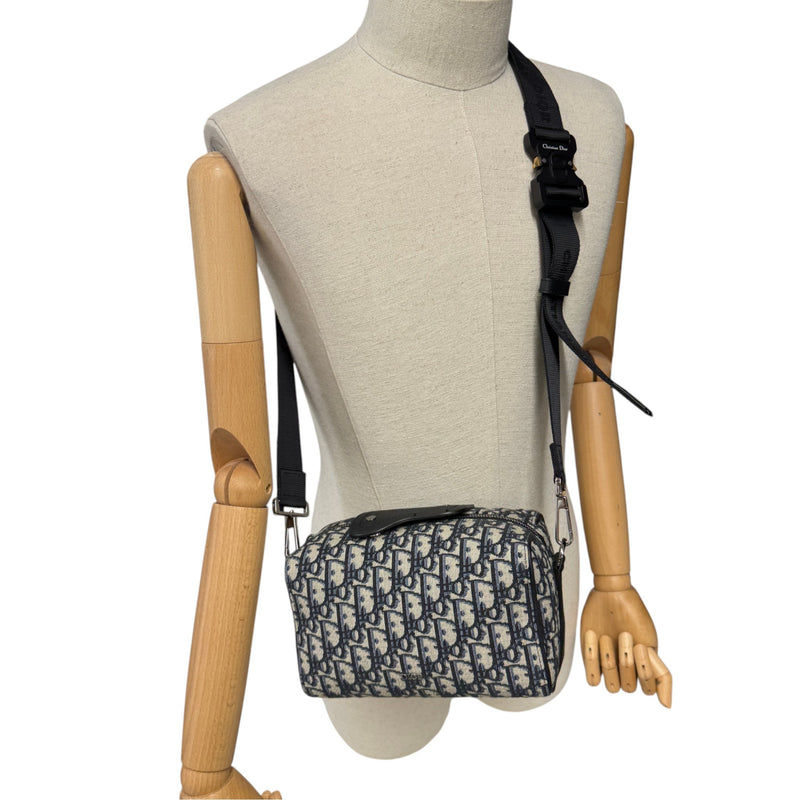 Men's Oblique Lingot Messenger Bag Navy