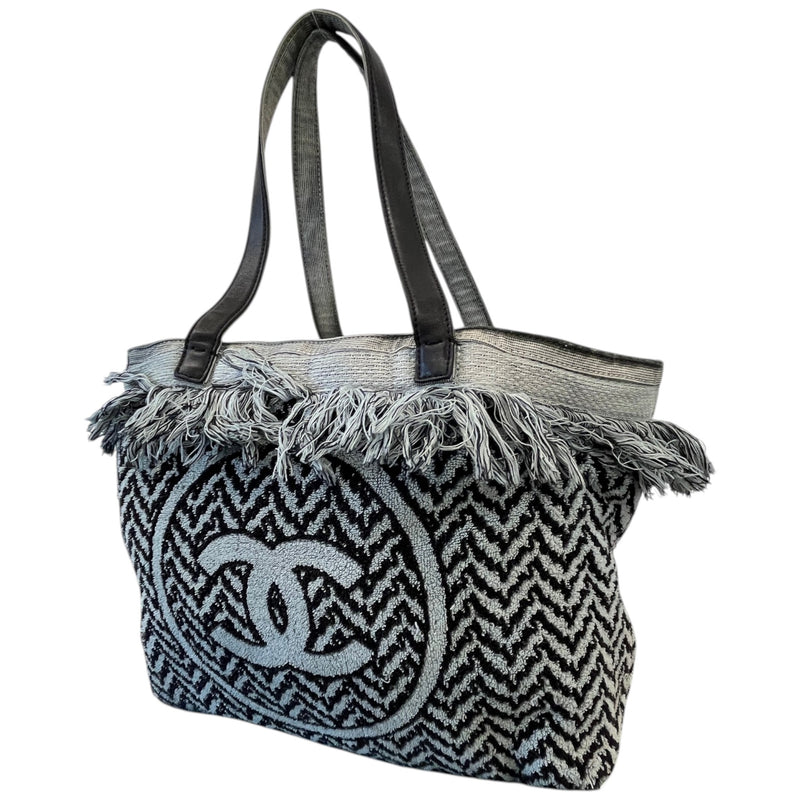 Women's Paris-Dubai Extraordinary Fringe Beach Tote Handbag Black