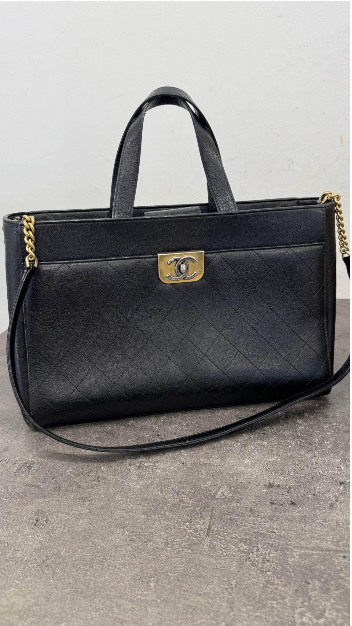 Women's Straight Lines Tote Large Handbag Black - Photo 12