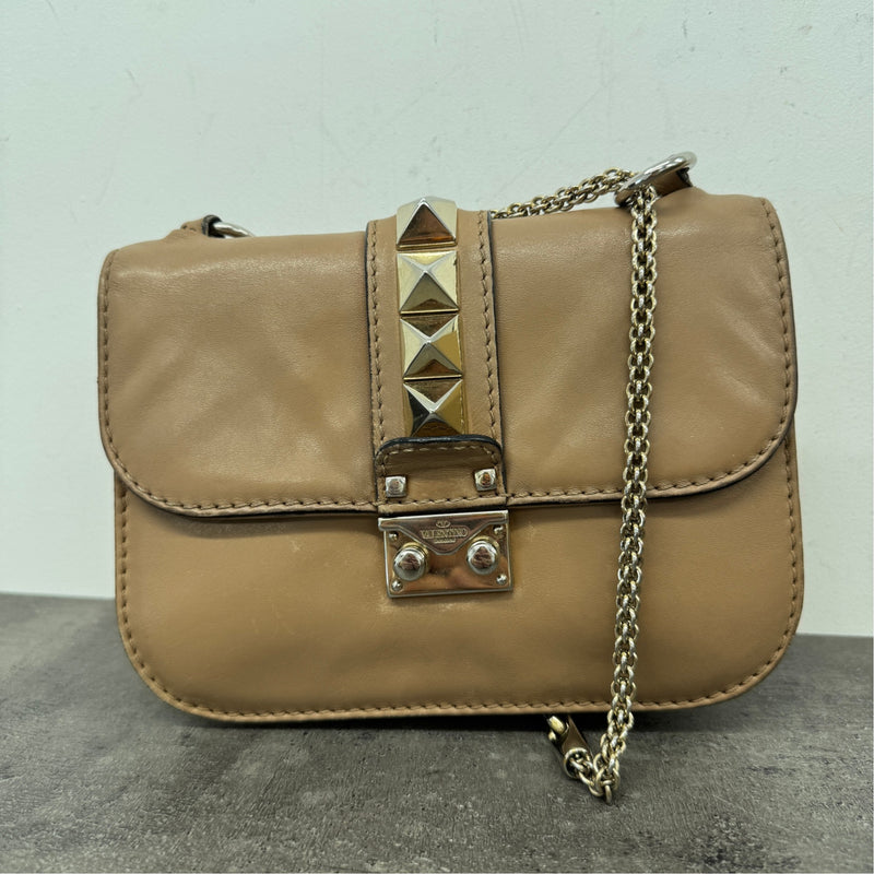 Women's Glam Lock Flap Crossbody Bag Tan